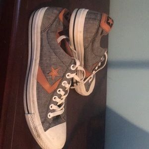 Only worn once!!! Converse men’s sized 10s